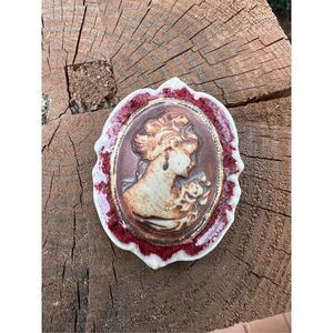 Vintage Cameo Brooch 1970s